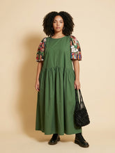Load image into Gallery viewer, Long Green Frida Kahlo Dress II
